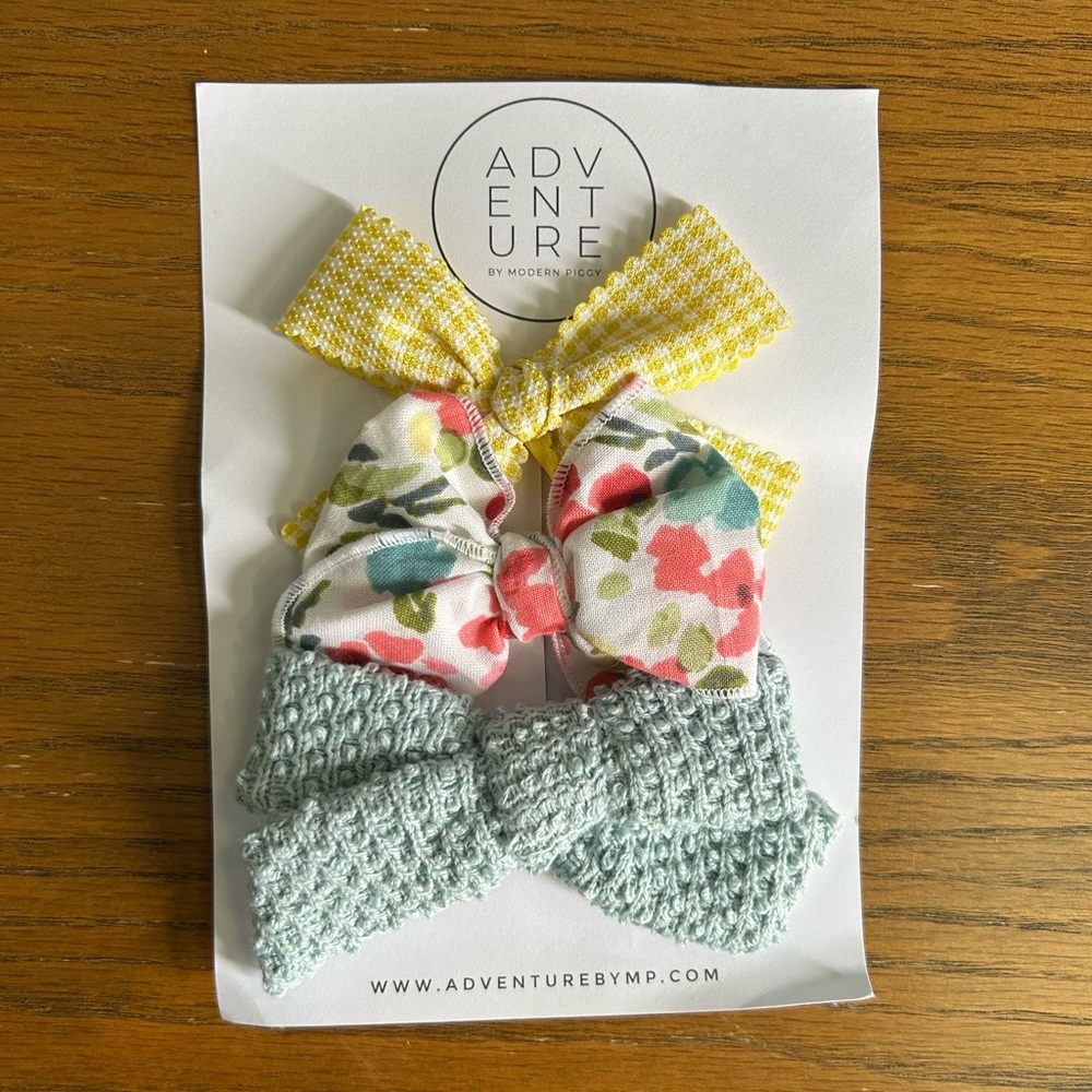 Modern Piggy Spring Coordinating Bow Clips - NEW!